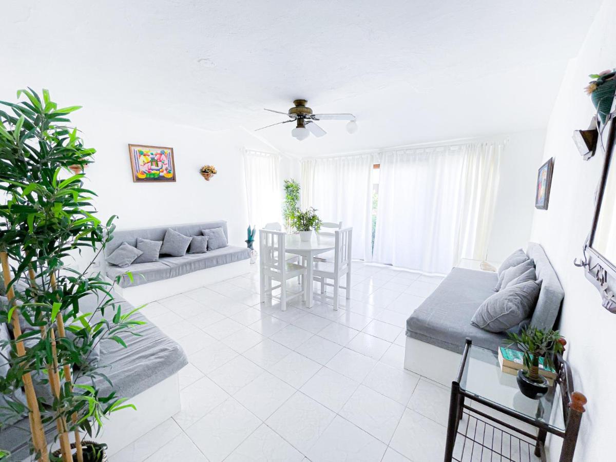 Villas & Apartments Vacation Hotel Rentals Long Term Bavaro Los Corales Punta Cana Exterior photo